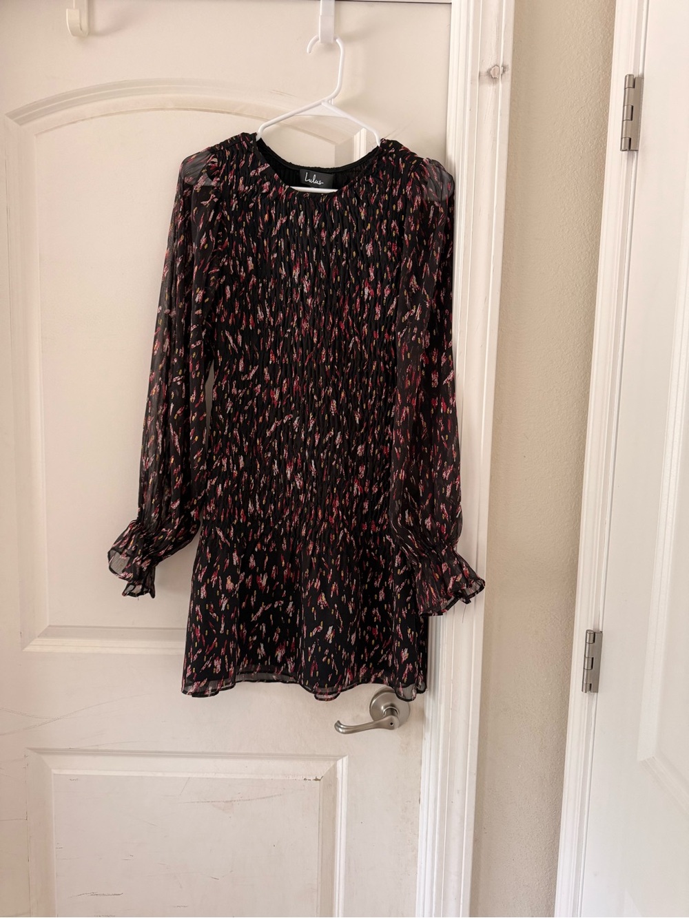 Lulu's Black Long-Sleeve Floral Print Shift Dress